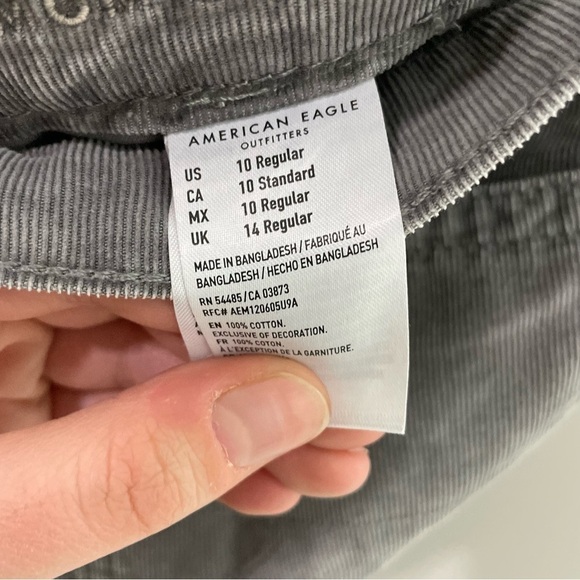 [American Eagle] Women's Gray Corduroy High Rise Straight Leg Mom Jeans - Picture 3 of 9